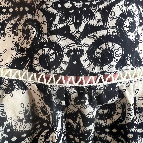 Bloomchic Patterned Blouse - Picture 6 of 6